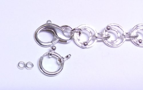 Judy Larson's Making Chain with Wubbers and Wire - , Contemporary Wire Jewelry, Making Chain, Chain Making , Butane Torch, Soldering, Solder, Pickle and rinse the bracelet.